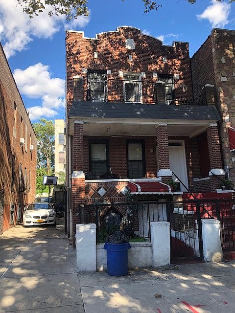 2nd image of 65 Tapscott St