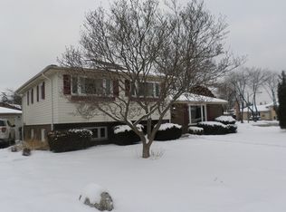 50 W Rozanne Dr, Addison, IL 60101