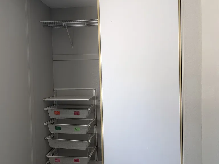 2nd bedroom closet