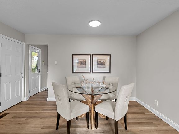 4th image of 703 Bitterfield Dr