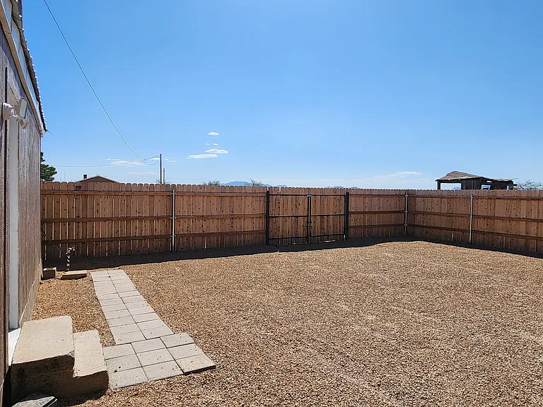 537 S Taylor Rd — Photo 24