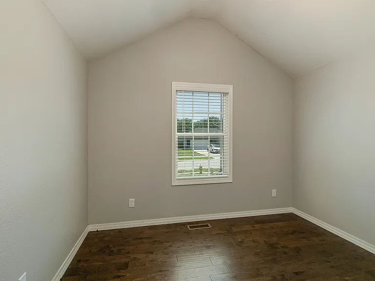 vaulted ceiling bedroom
