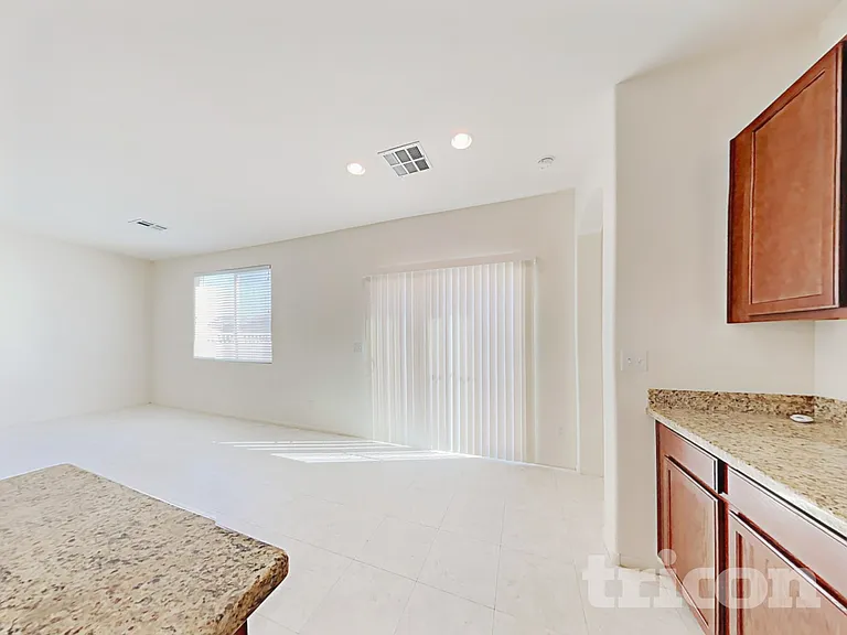 1020 Fishing St — Photo 5