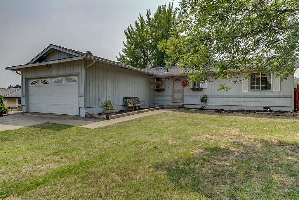 717 Lewis St photo 1