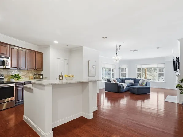 855 Main St Unit 210, Woburn, MA 01801