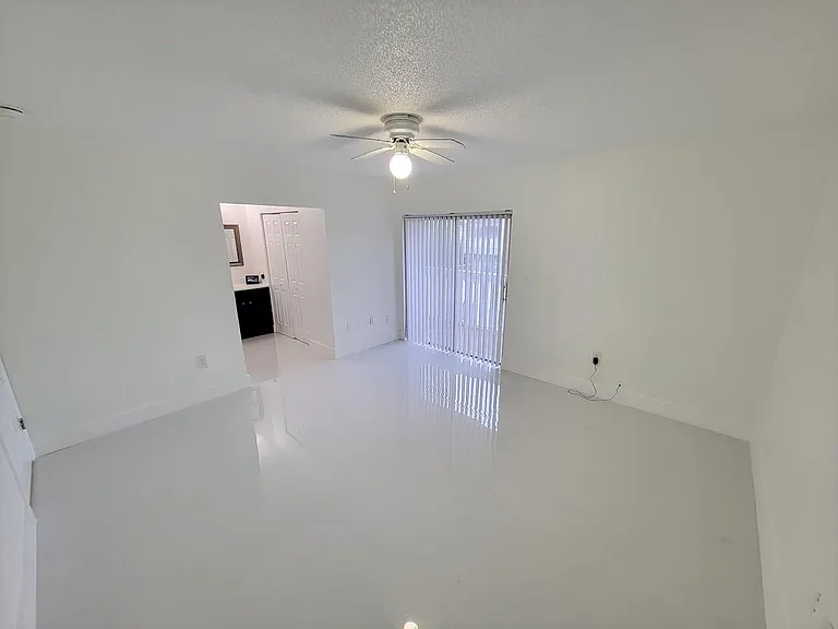 17160 SW 94th Ave — Photo 13