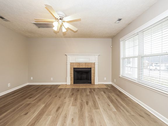 4th image of 801 General Barksdale Dr