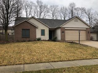 9119 Whispering Woods Dr, Fort Wayne, IN 46804