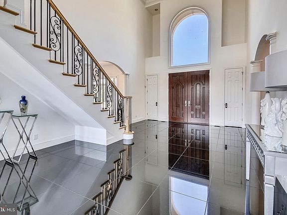 2nd image of 10603 Avonlea Hills Ct