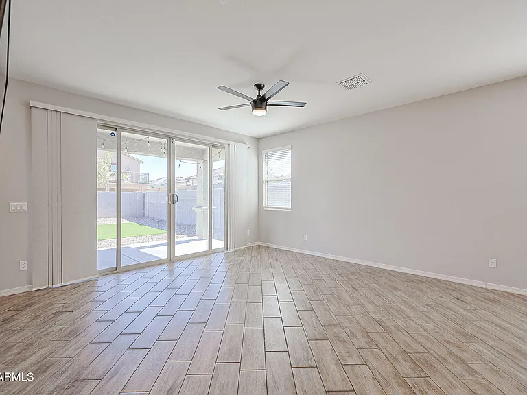 15269 W Pierce St — Photo 6