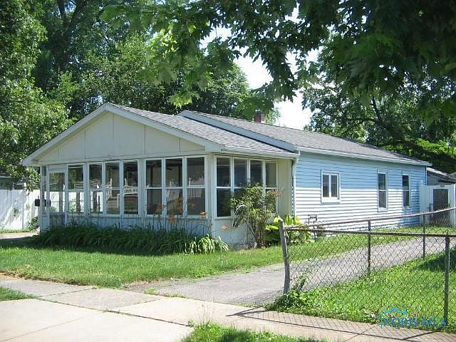 1st image of 6030 323rd St