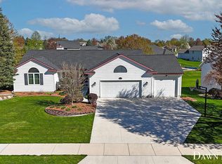 4463 Creek View Dr, Hudsonville, MI 49426