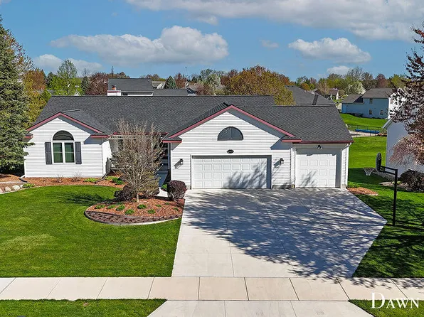4463 Creek View Dr, Hudsonville, MI 49426