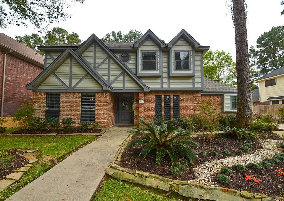 Gorgeous two story, 4 bedroom home in Quail Forest!