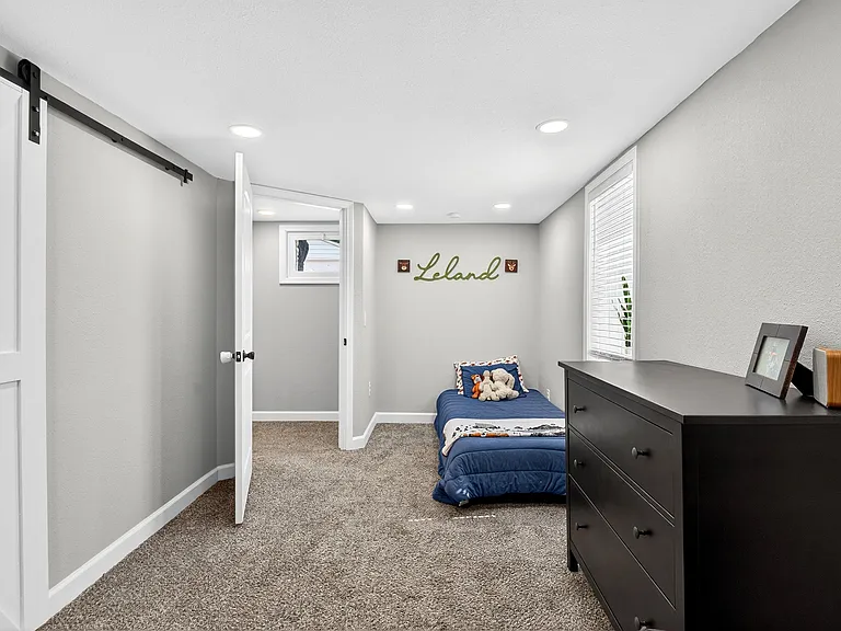 244 Sumner Blvd — Photo 18