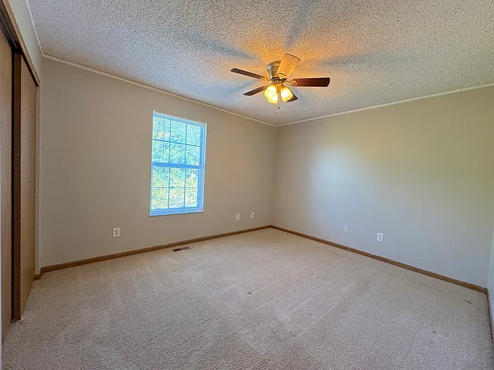 5643 Barney Ln — Photo 10