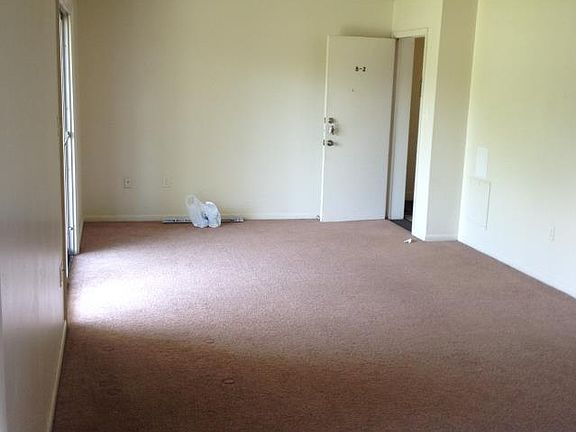 3rd image of 6502 Carefree Ln APT 02