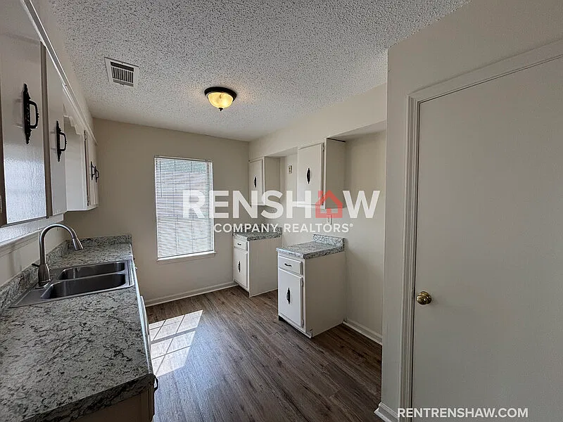 3 bed, 2.0 bath, 1078 sqft, $1,250 — Photo 4
