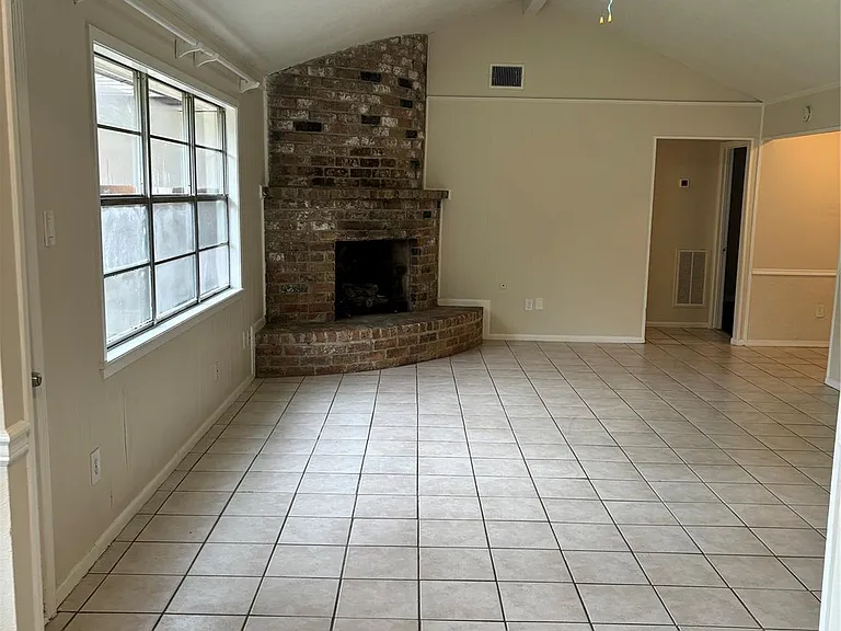 3506 Valerie Ln — Photo 3