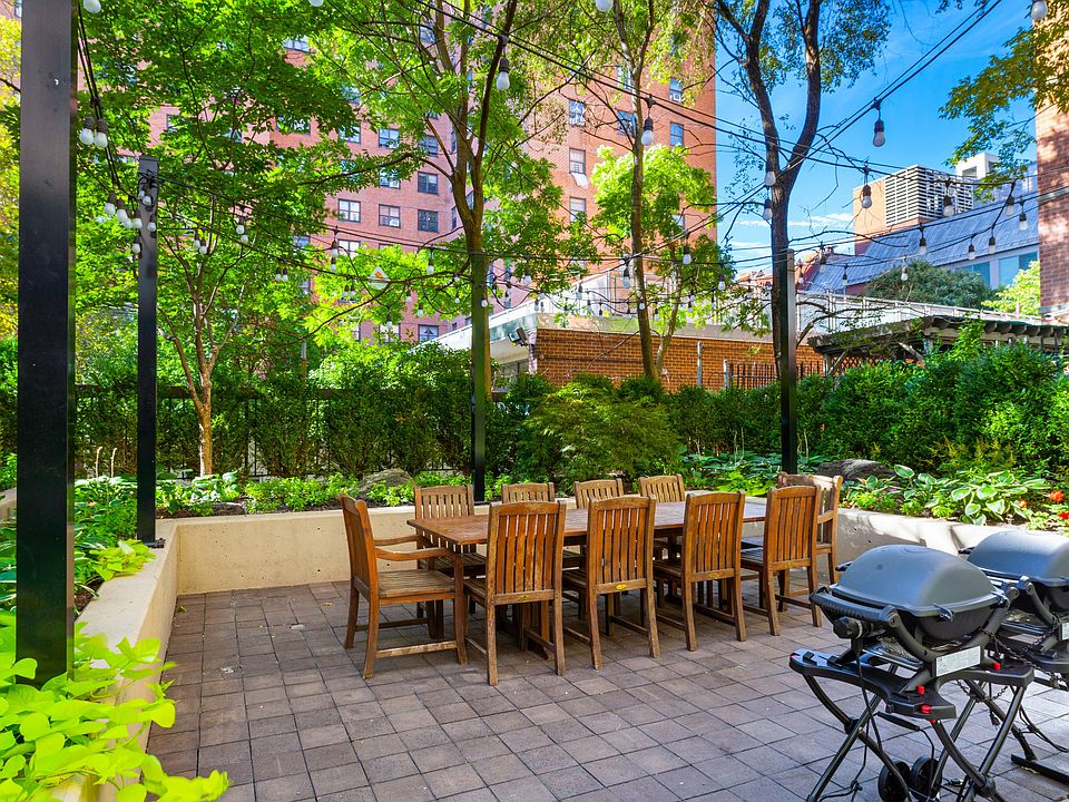 Resident Courtyard