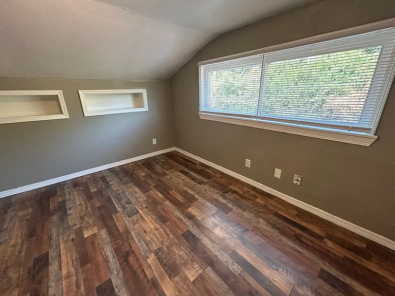 4115 E 28th Pl — Photo 16