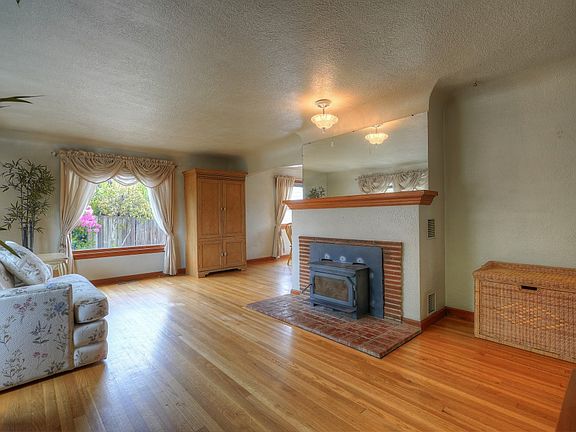 4th image of 1314 W Pioneer