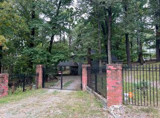 5029 E Shore Dr, Memphis, TN 38109