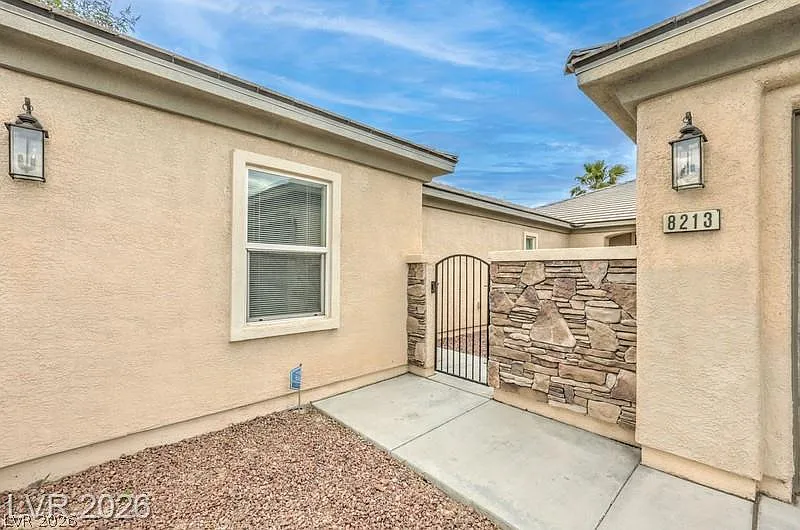 3 bed, 3.0 bath, 2701 sqft, $2,700 — Photo 4