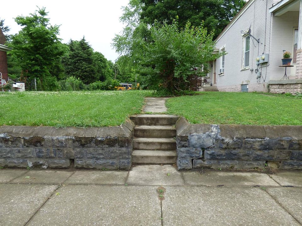 1st image of 5647-5649 Prosser Ave