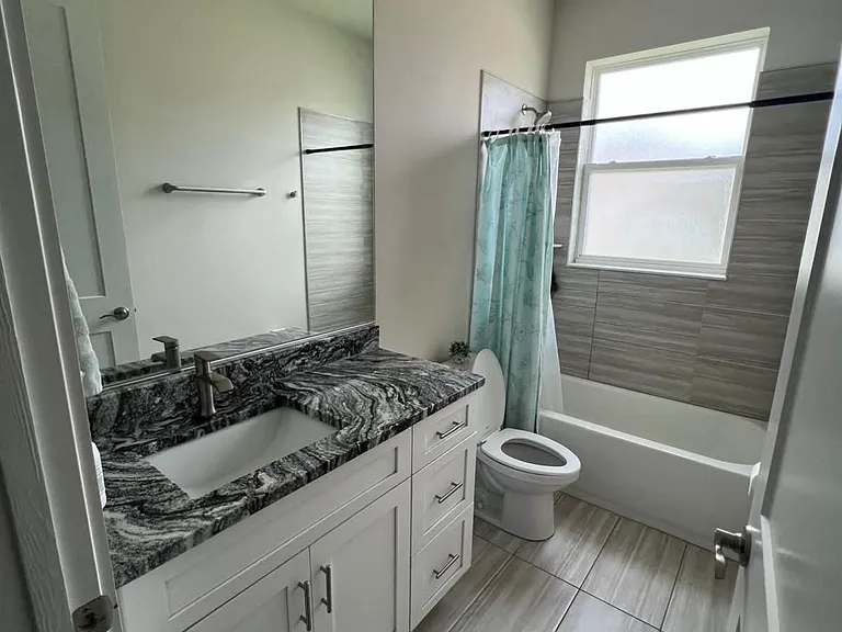 2065 Paragon Cir W — Photo 5