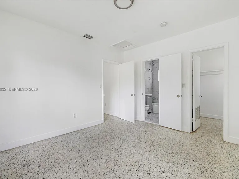 1202 NW 34th St #1200 — Photo 10