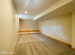 6712 Northview Dr, Urbandale, IA 50322