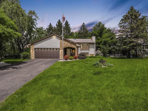 1369 Brandlwood Rd, White Bear Township, MN 55110