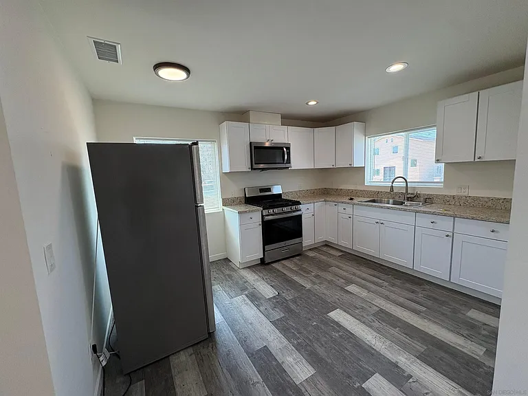 238 Alvarado St — Photo 3
