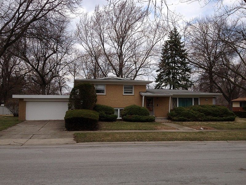 1st image of 825 W Westwood Dr