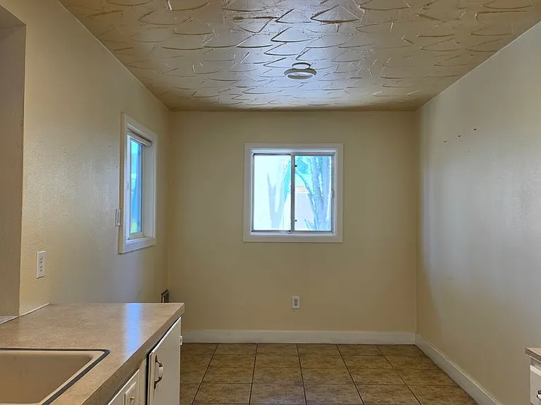 540-570 S Highland Dr — Photo 6