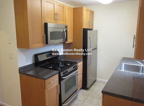3rd image of 1642 Massachusetts Ave #406