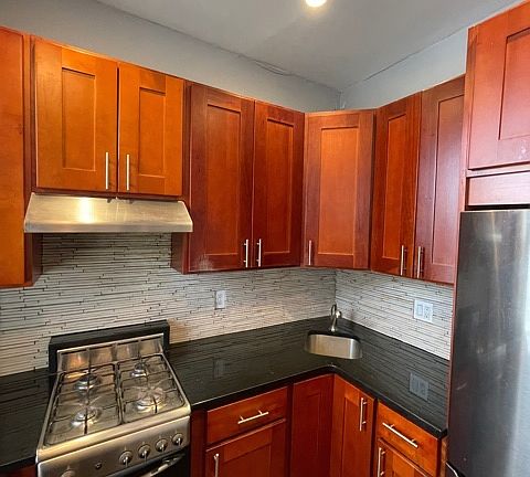 2nd image of 266 16th St #1R