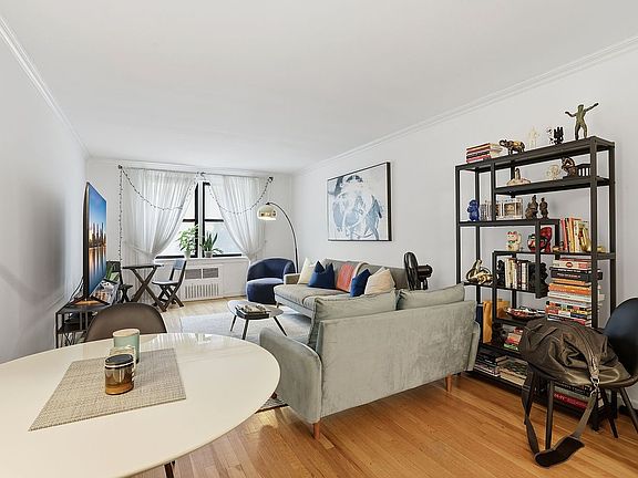 4th image of 337 E 50th St APT 2E