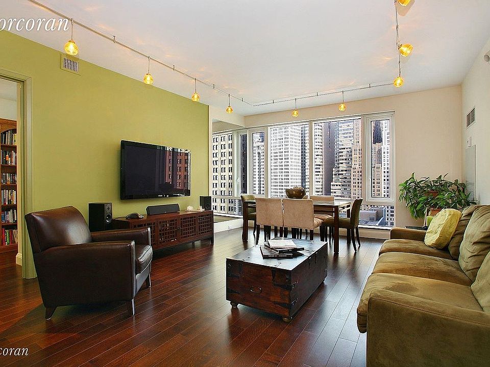 1st image of 70 Little St W #15G