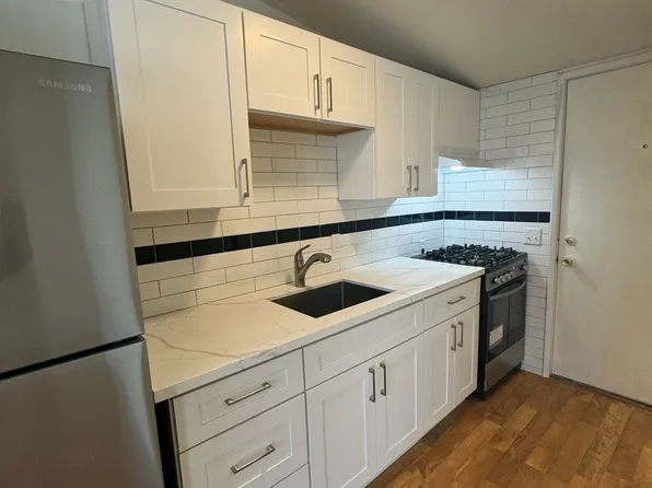 62 NW Lake Pl Unit B, Bend, OR 97703