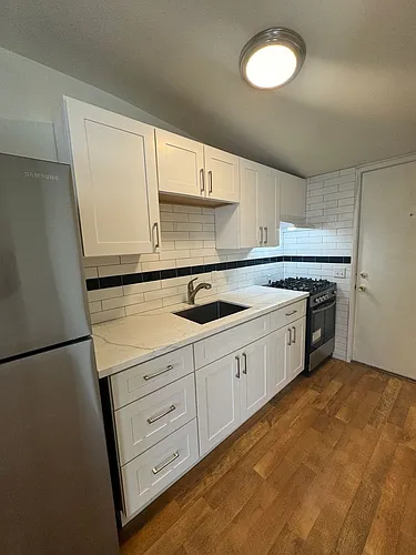 62 NW Lake Pl #B Photo 1
