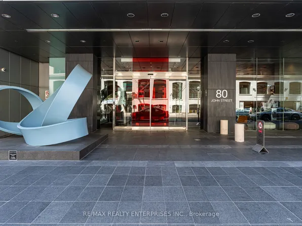 80 John St, Toronto, ON