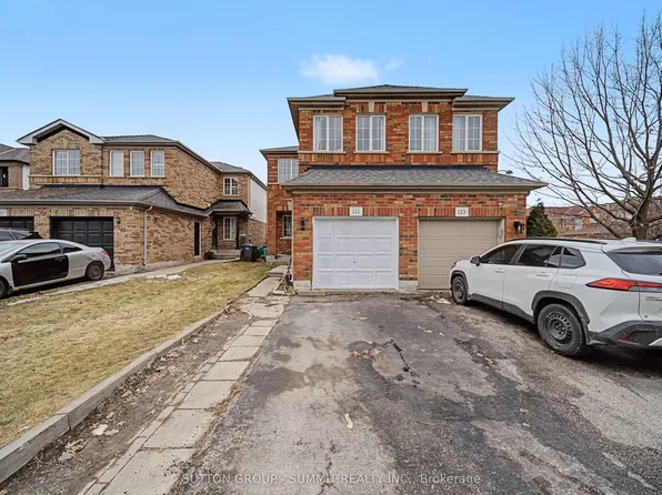 121 Willow Park Dr, Brampton, ON L6R 2N3