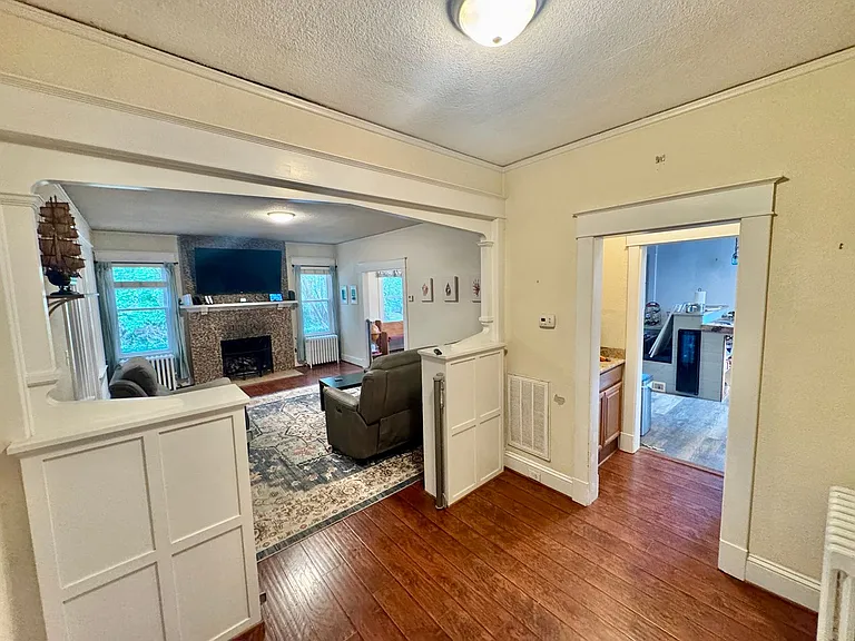 9251 Atwood Ave — Photo 6