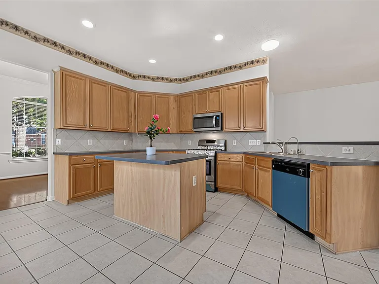 10802 Warner Hollow Ct — Photo 14