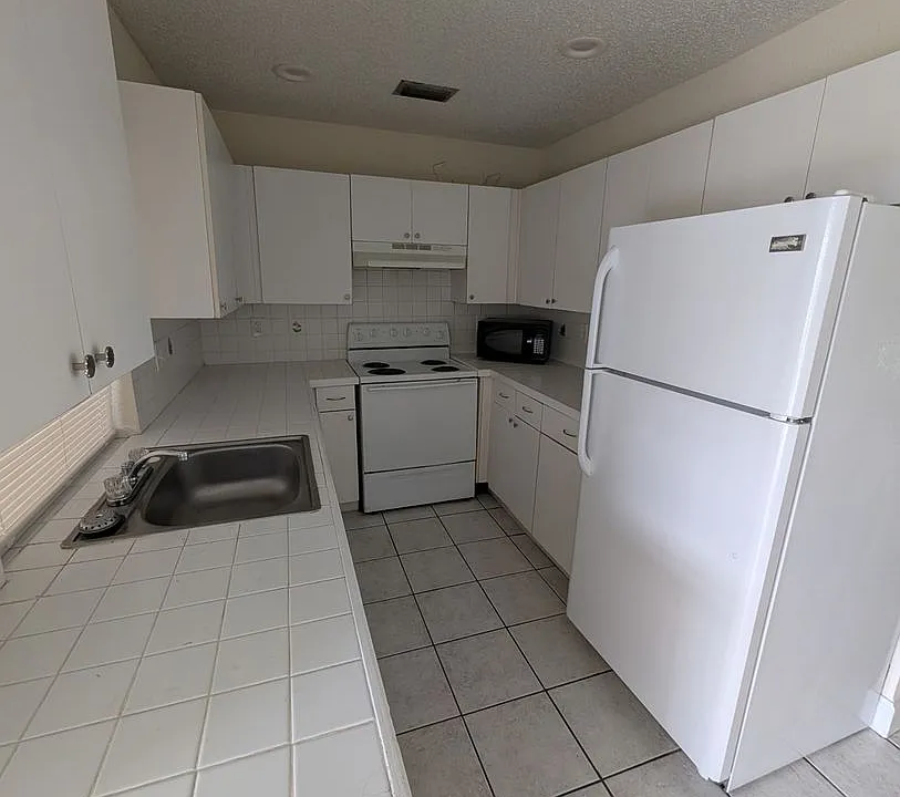 1382 Birkdale Dr