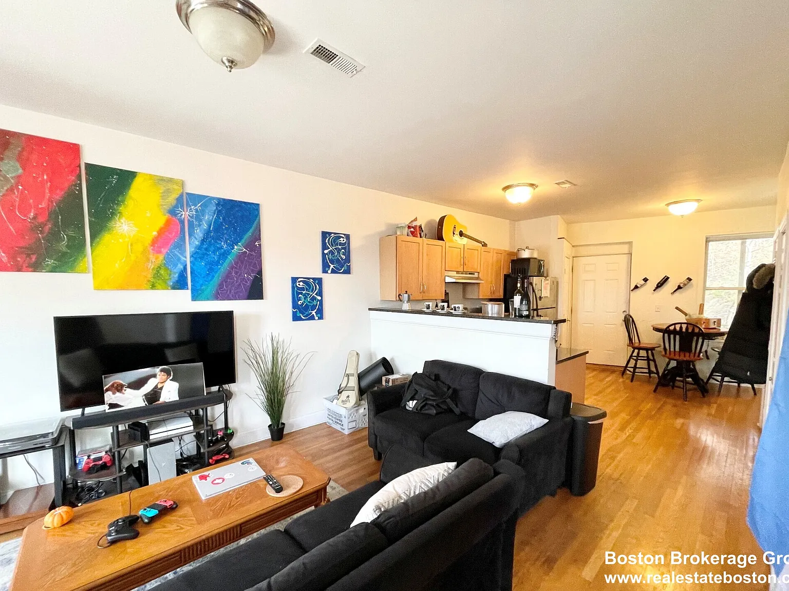 3 bed, 1.5 bath, $3,600 — Photo 2