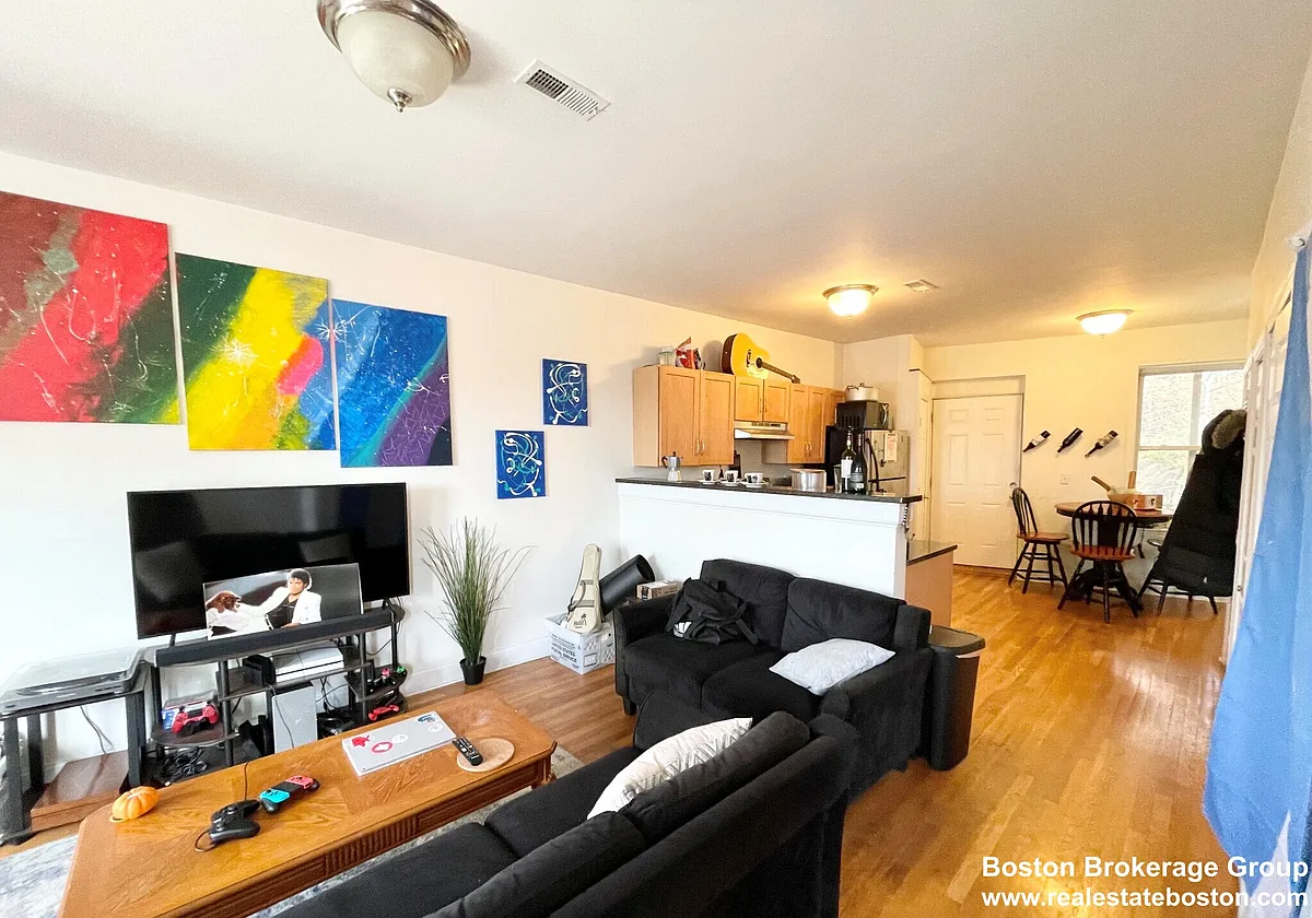 Building Photo - 147 Marcella St #3