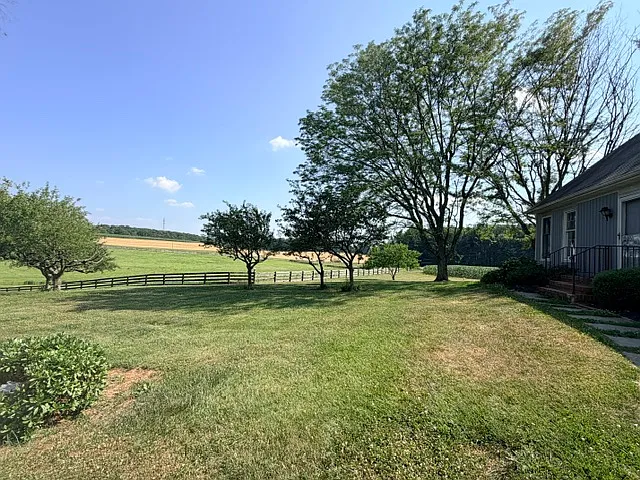 3650 Falls Rd — Photo 28
